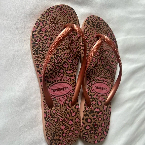 Brand new womens size 7/8 Cheetah print Havaianas Flip flops - Picture 2 of 3